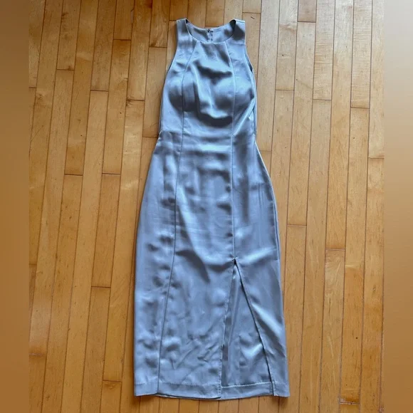 Khan satin padded open back midi dress - Picture 4 of 6